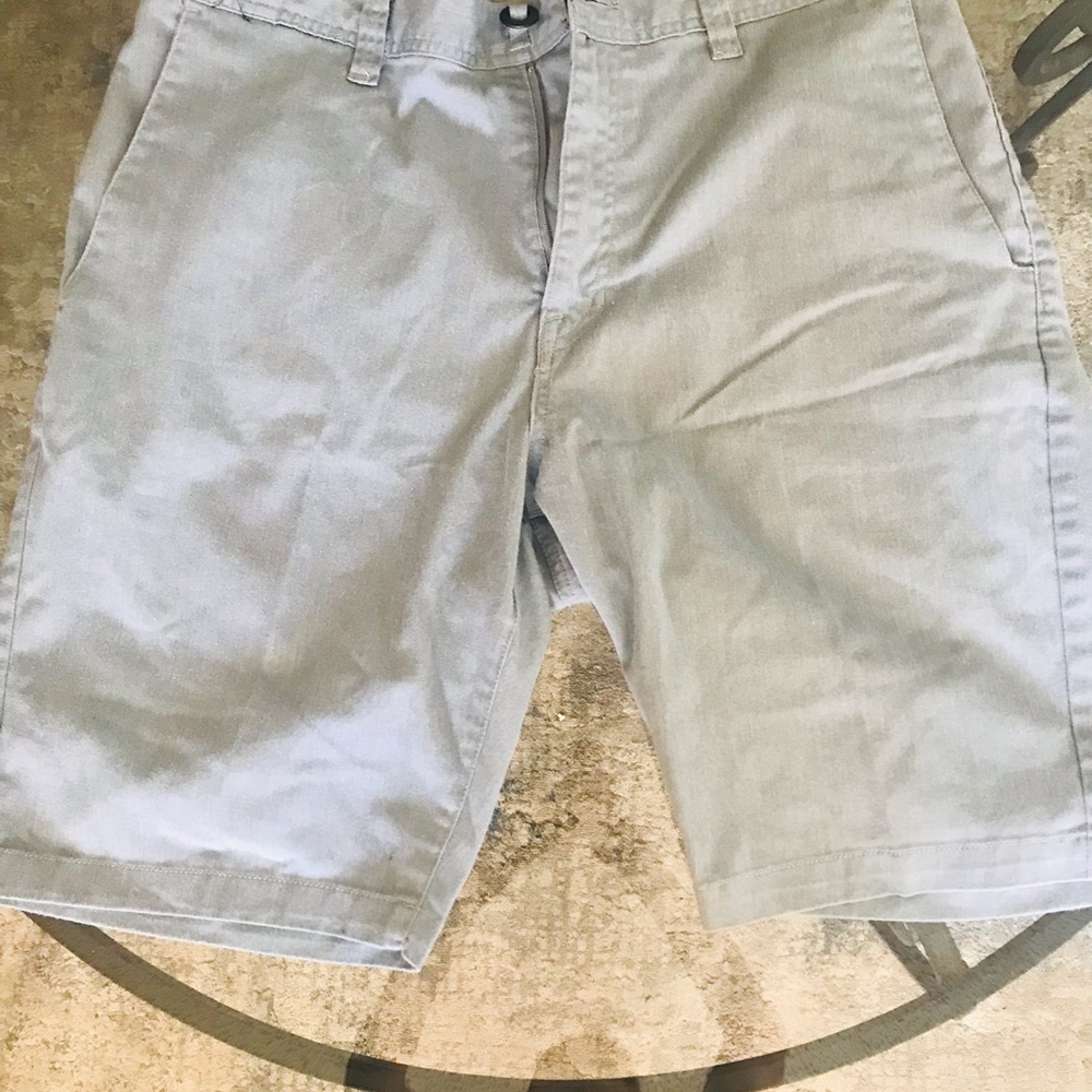 Volcom shorts - Picture 3 of 4